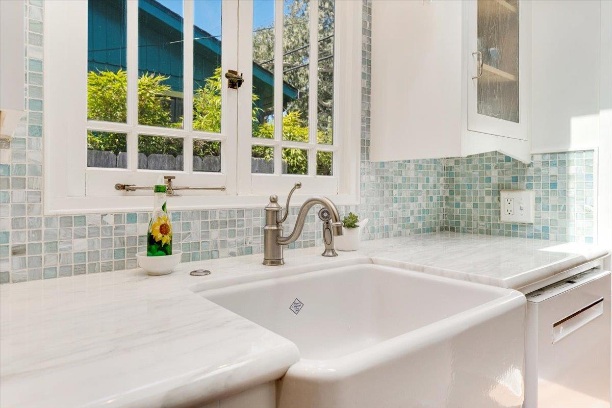 Detail Gallery Image 13 of 31 For 311 Cedar St, Pacific Grove,  CA 93950 - 2 Beds | 1 Baths