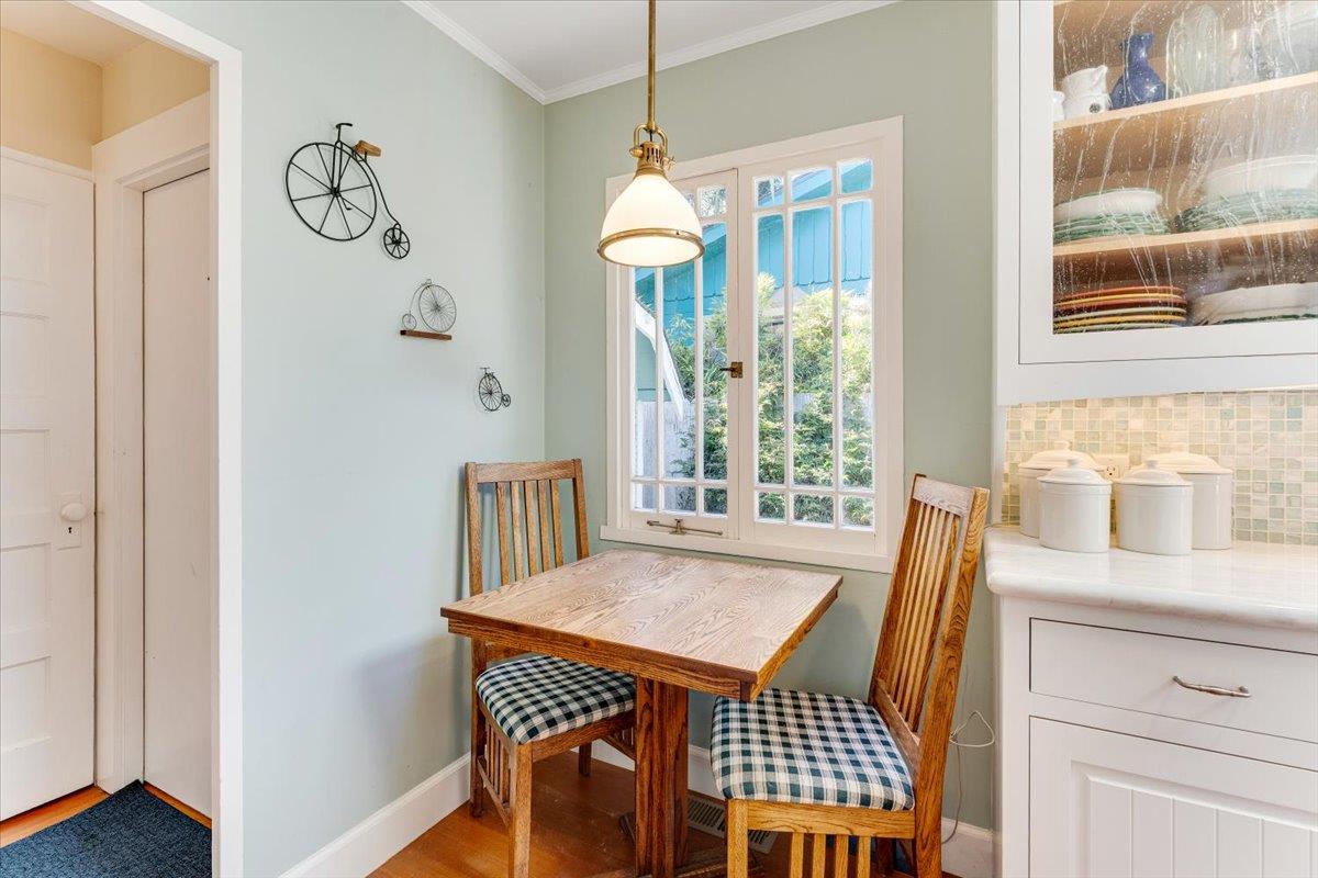 Detail Gallery Image 14 of 31 For 311 Cedar St, Pacific Grove,  CA 93950 - 2 Beds | 1 Baths