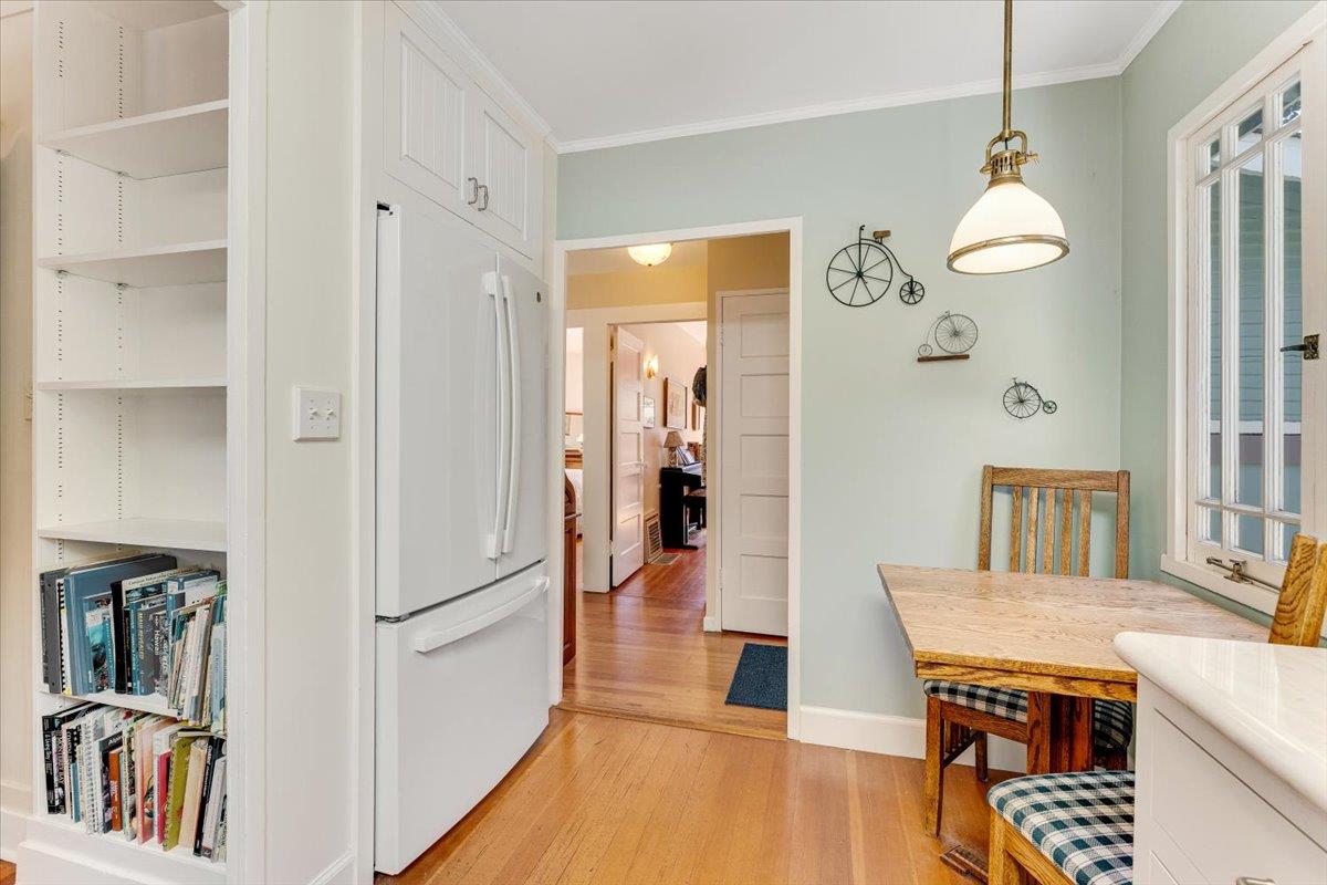 Detail Gallery Image 15 of 31 For 311 Cedar St, Pacific Grove,  CA 93950 - 2 Beds | 1 Baths