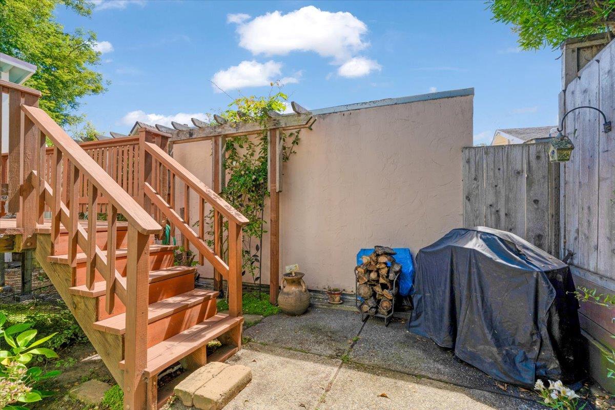 Detail Gallery Image 27 of 31 For 311 Cedar St, Pacific Grove,  CA 93950 - 2 Beds | 1 Baths