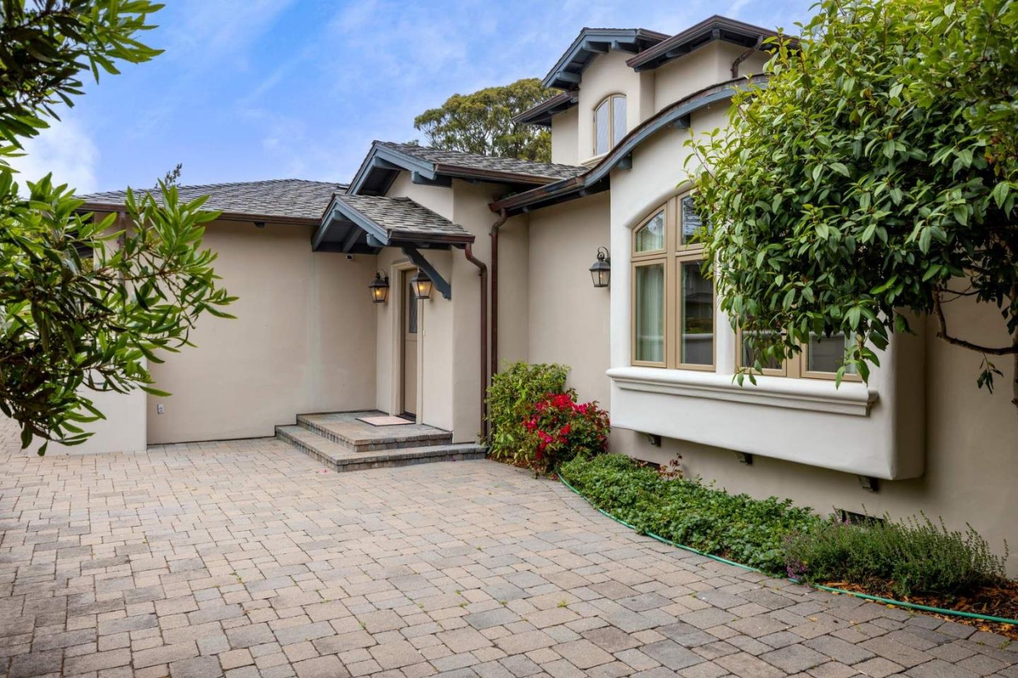 Detail Gallery Image 10 of 69 For 836 Jewell Ave, Pacific Grove,  CA 93950 - 3 Beds | 2/1 Baths