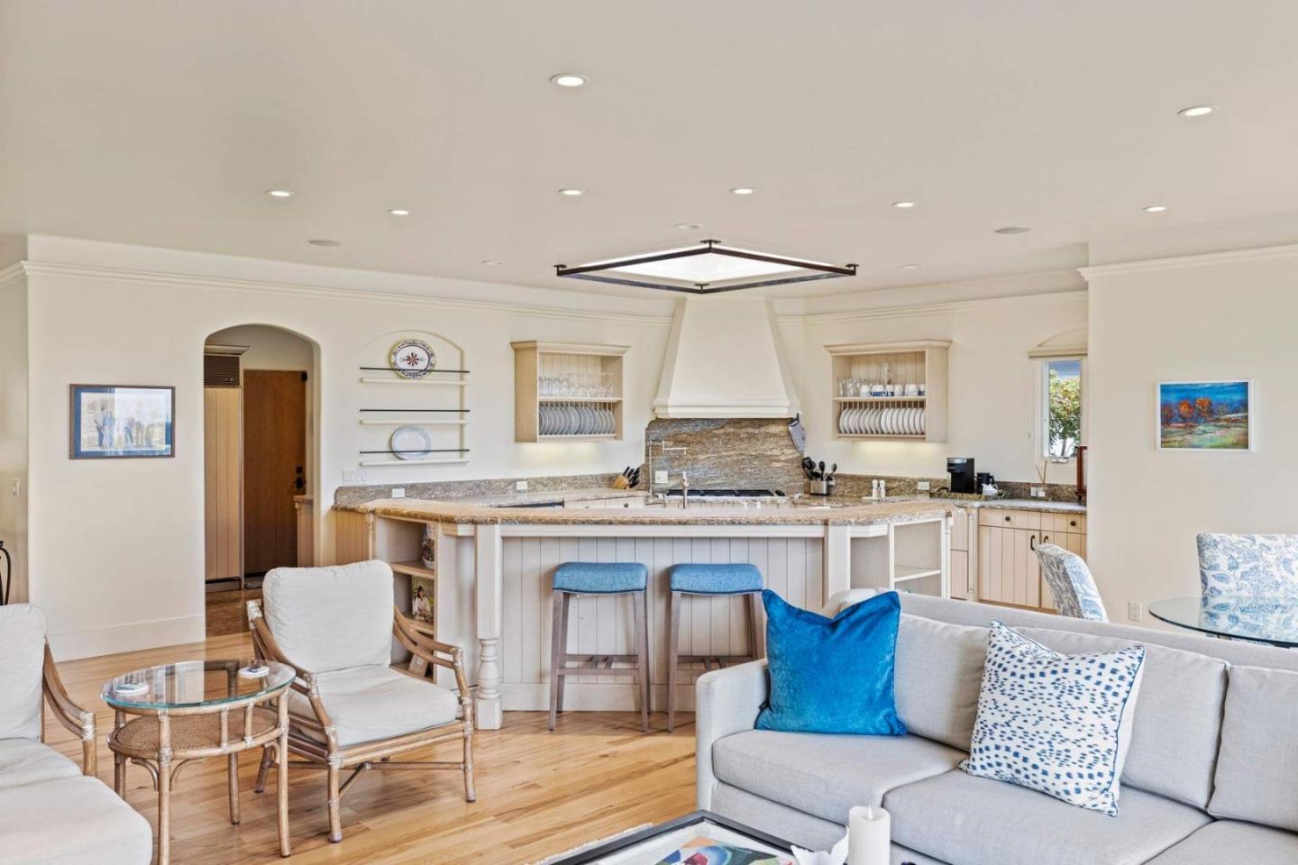 Detail Gallery Image 16 of 69 For 836 Jewell Ave, Pacific Grove,  CA 93950 - 3 Beds | 2/1 Baths