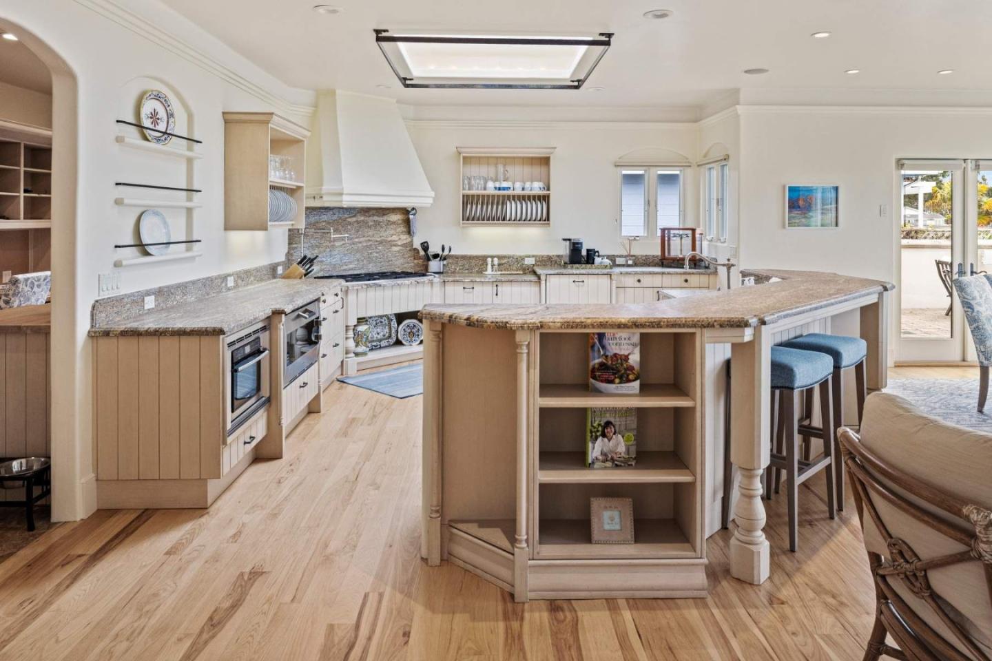 Detail Gallery Image 17 of 69 For 836 Jewell Ave, Pacific Grove,  CA 93950 - 3 Beds | 2/1 Baths