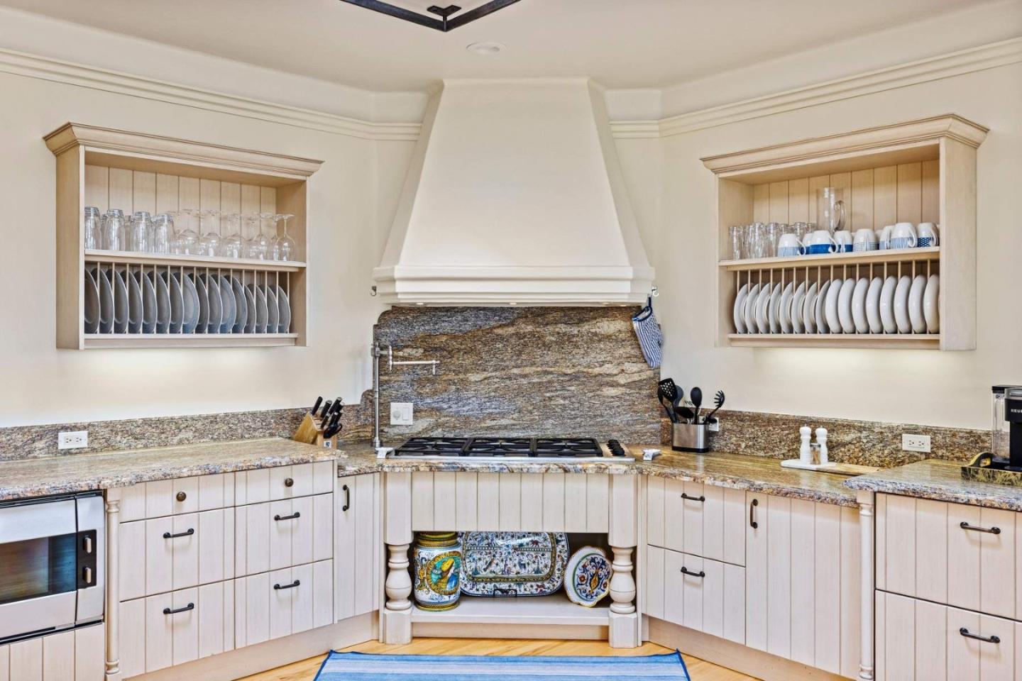 Detail Gallery Image 18 of 69 For 836 Jewell Ave, Pacific Grove,  CA 93950 - 3 Beds | 2/1 Baths