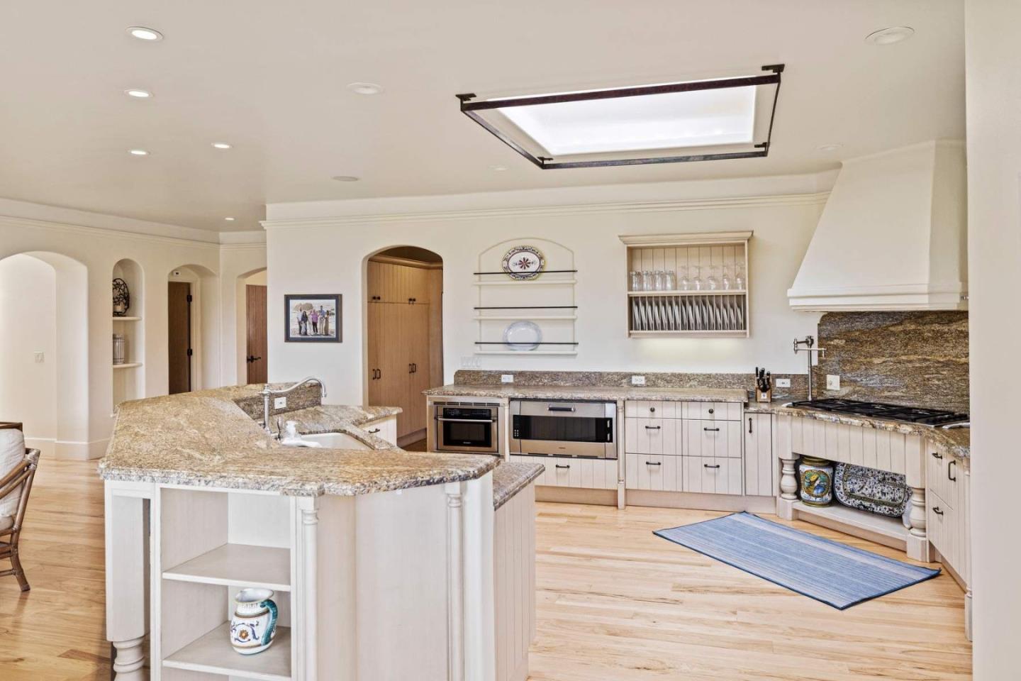 Detail Gallery Image 19 of 69 For 836 Jewell Ave, Pacific Grove,  CA 93950 - 3 Beds | 2/1 Baths