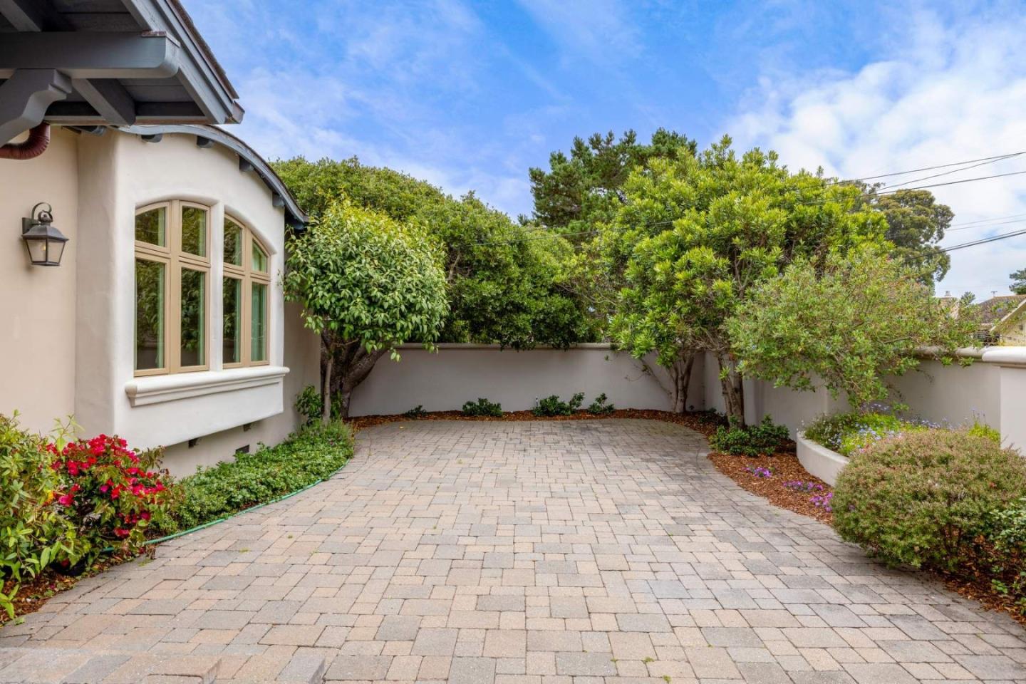 Detail Gallery Image 3 of 69 For 836 Jewell Ave, Pacific Grove,  CA 93950 - 3 Beds | 2/1 Baths