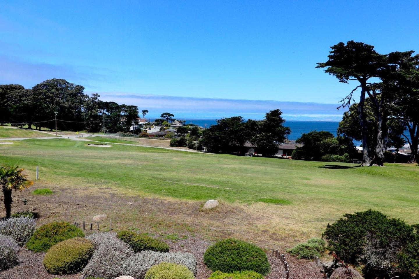Detail Gallery Image 7 of 69 For 836 Jewell Ave, Pacific Grove,  CA 93950 - 3 Beds | 2/1 Baths