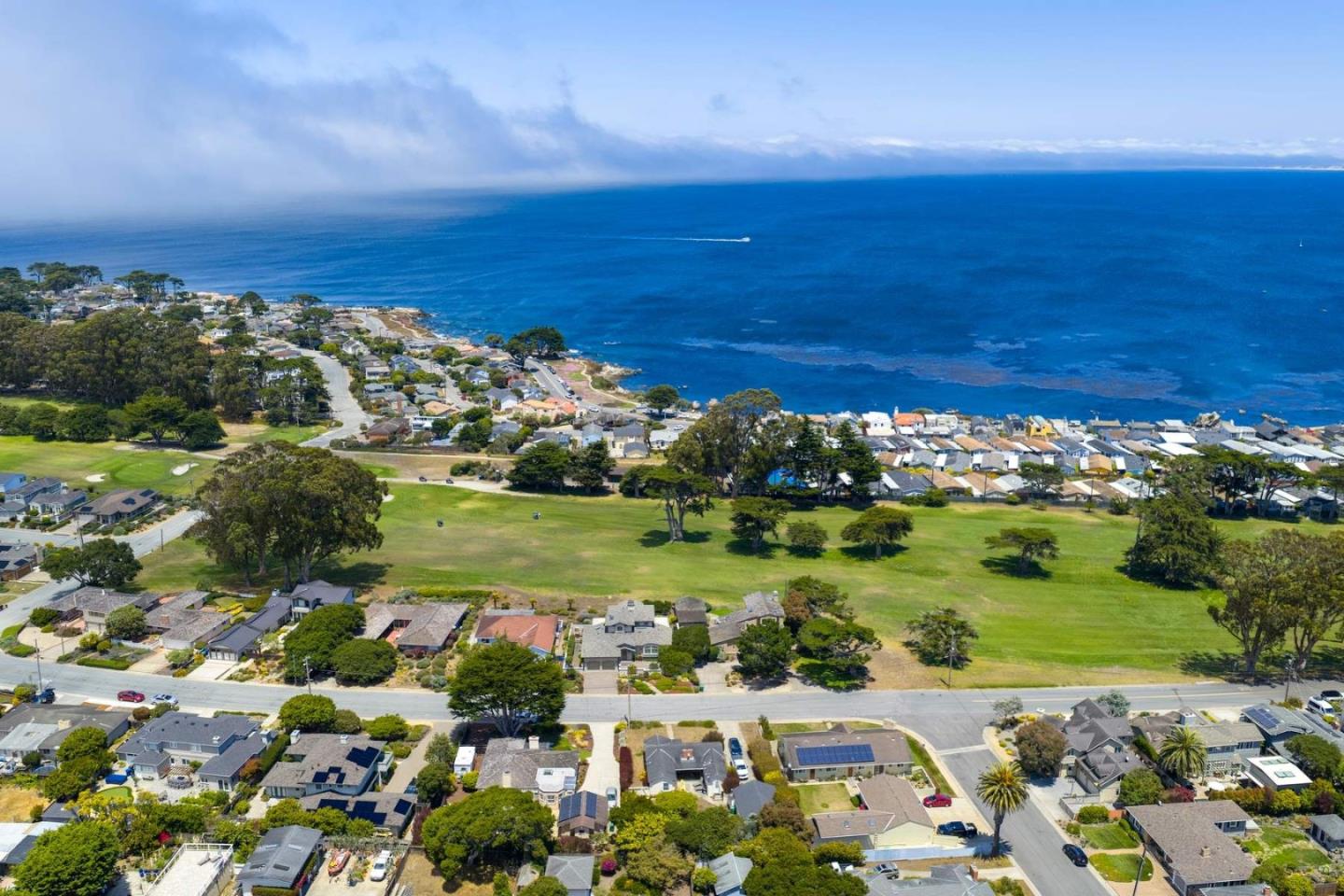 Detail Gallery Image 8 of 69 For 836 Jewell Ave, Pacific Grove,  CA 93950 - 3 Beds | 2/1 Baths