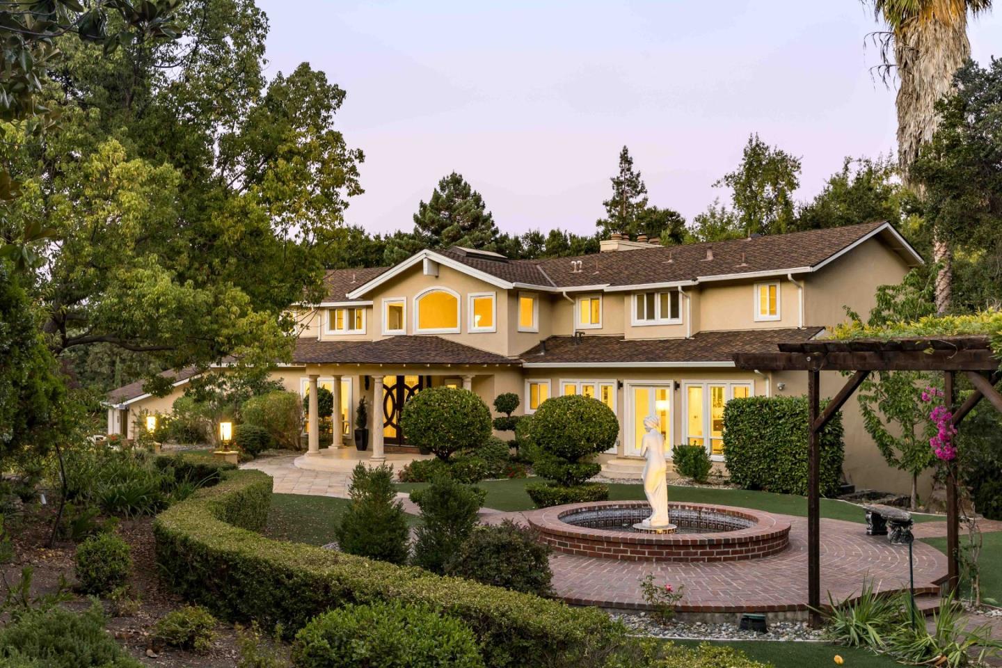 Detail Gallery Image 2 of 35 For 23171 Mora Glen Dr, Los Altos,  CA 94024 - 5 Beds | 5/1 Baths