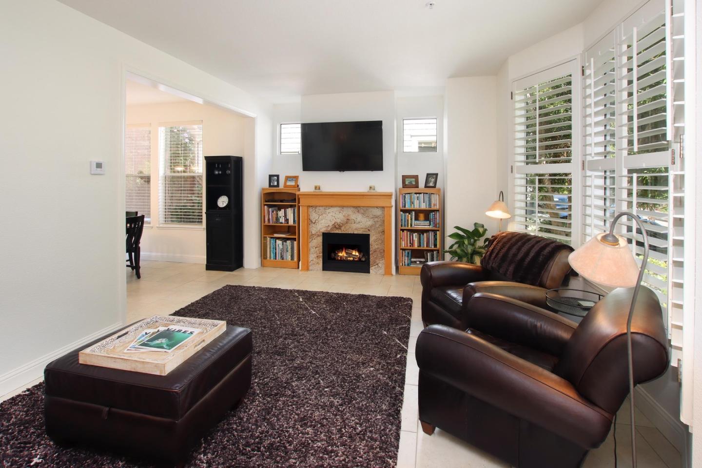 Detail Gallery Image 3 of 32 For 128 Robinson Ln, Santa Cruz,  CA 95060 - 3 Beds | 2/1 Baths
