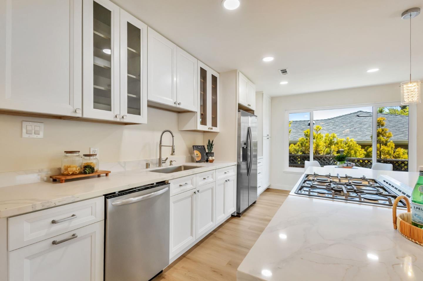Detail Gallery Image 11 of 38 For 1890 Claremont Dr, San Bruno,  CA 94066 - 3 Beds | 2 Baths