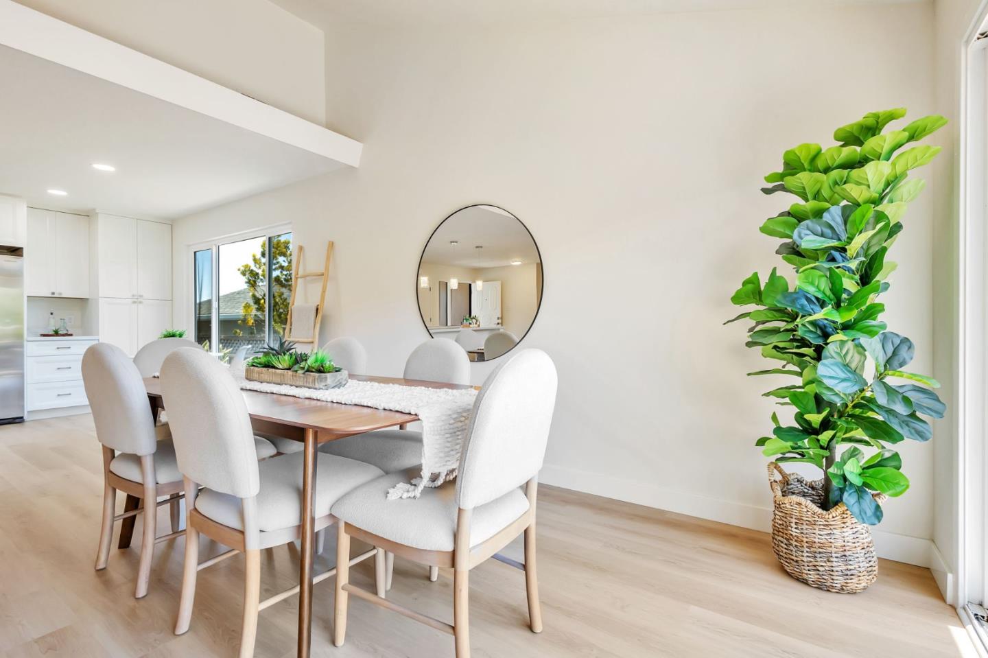 Detail Gallery Image 16 of 38 For 1890 Claremont Dr, San Bruno,  CA 94066 - 3 Beds | 2 Baths
