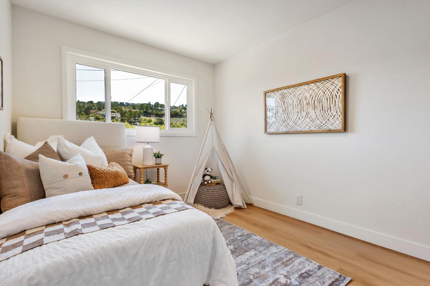 Detail Gallery Image 19 of 38 For 1890 Claremont Dr, San Bruno,  CA 94066 - 3 Beds | 2 Baths