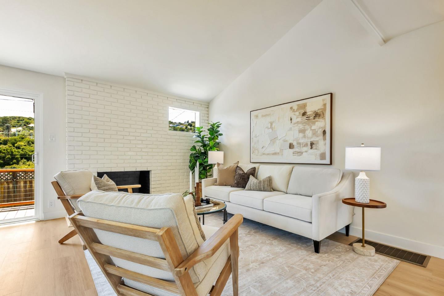 Detail Gallery Image 6 of 38 For 1890 Claremont Dr, San Bruno,  CA 94066 - 3 Beds | 2 Baths