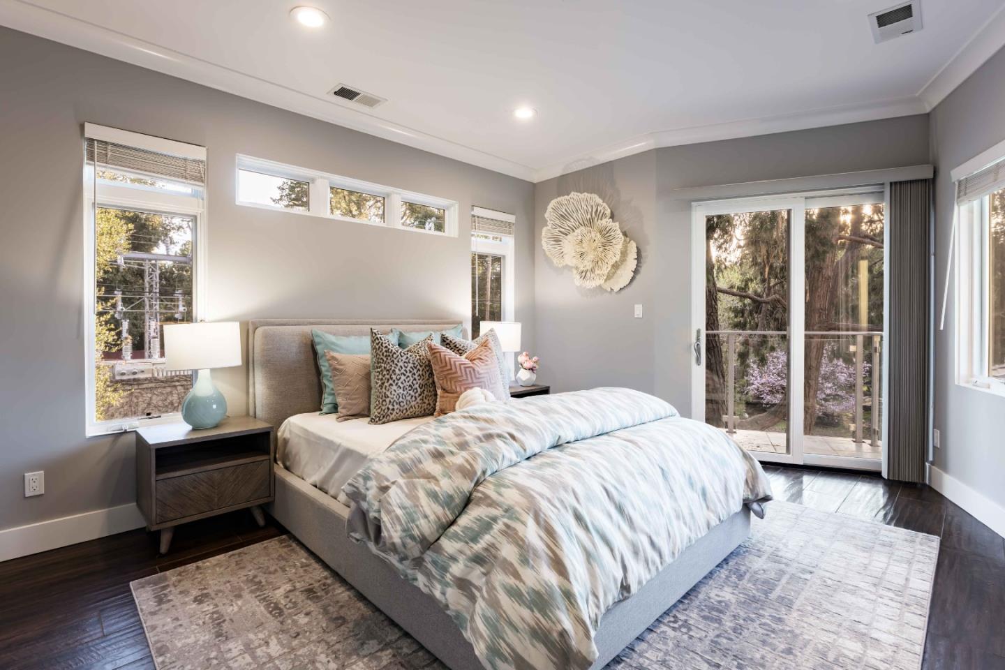 Detail Gallery Image 18 of 45 For 706 N San Antonio Rd, Los Altos,  CA 94022 - 4 Beds | 5/1 Baths