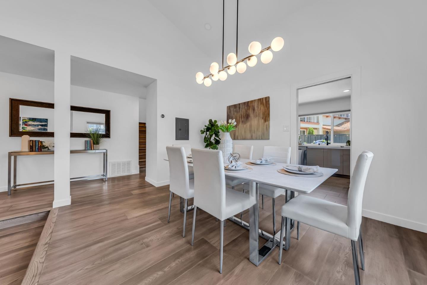 Detail Gallery Image 14 of 78 For 6 Whitecliff Ct, San Mateo,  CA 94402 - 4 Beds | 3 Baths