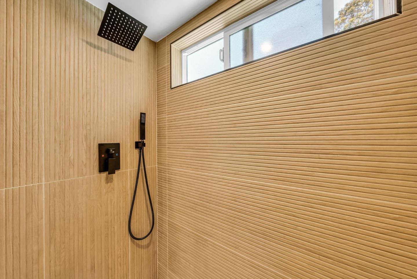 Detail Gallery Image 32 of 78 For 6 Whitecliff Ct, San Mateo,  CA 94402 - 4 Beds | 3 Baths
