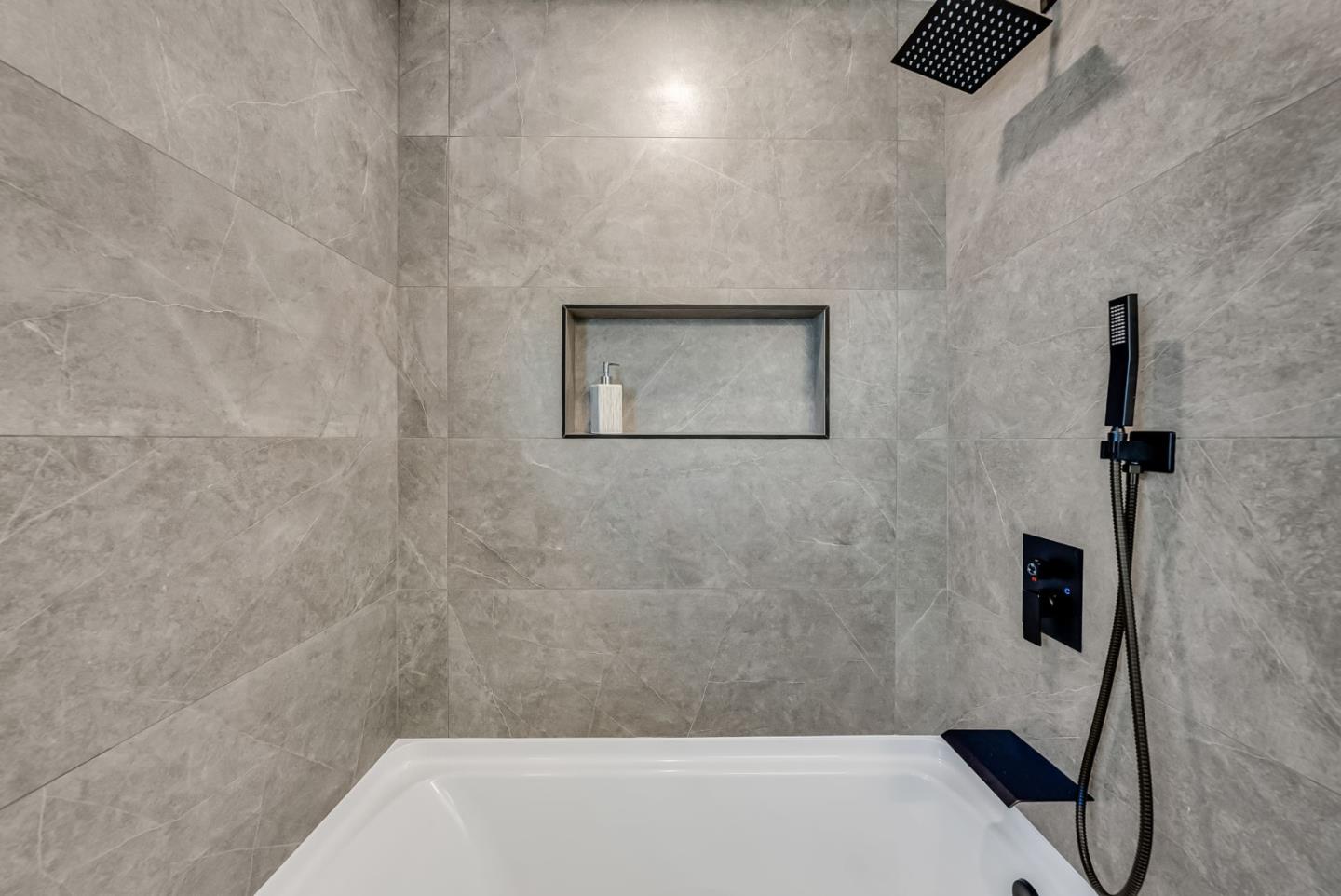 Detail Gallery Image 45 of 78 For 6 Whitecliff Ct, San Mateo,  CA 94402 - 4 Beds | 3 Baths