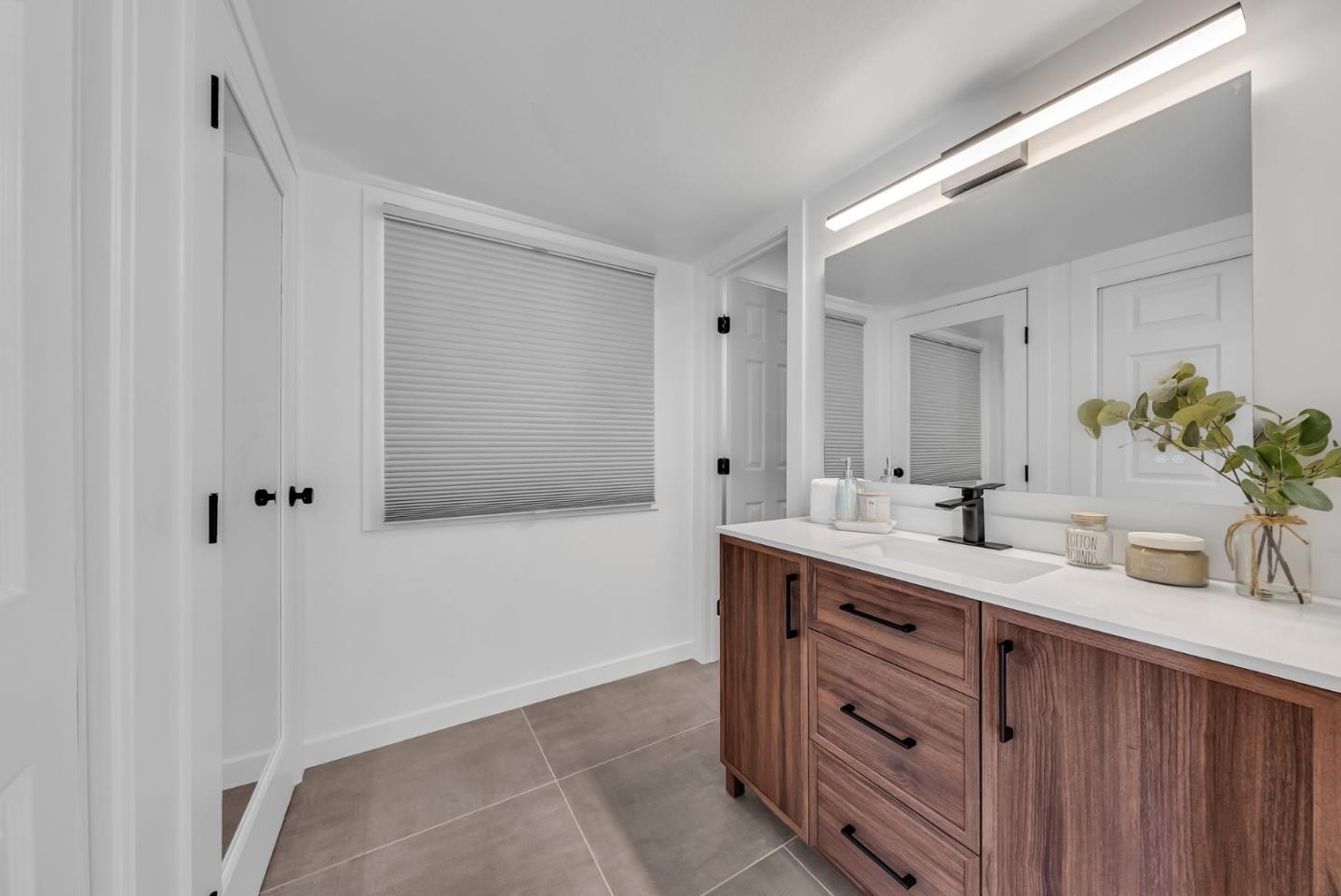 Detail Gallery Image 49 of 78 For 6 Whitecliff Ct, San Mateo,  CA 94402 - 4 Beds | 3 Baths