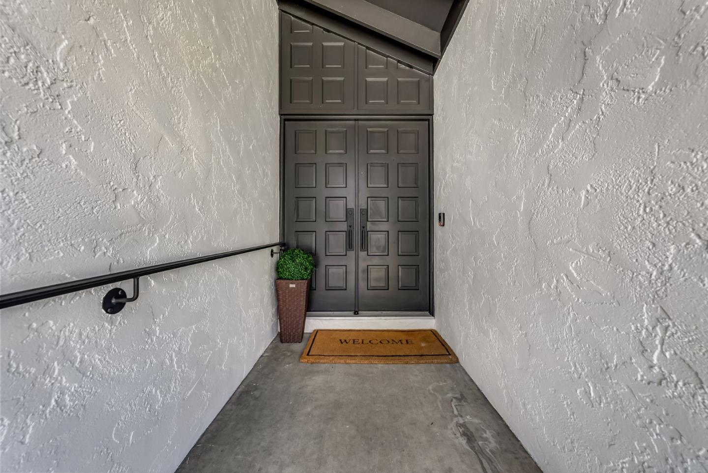 Detail Gallery Image 5 of 78 For 6 Whitecliff Ct, San Mateo,  CA 94402 - 4 Beds | 3 Baths