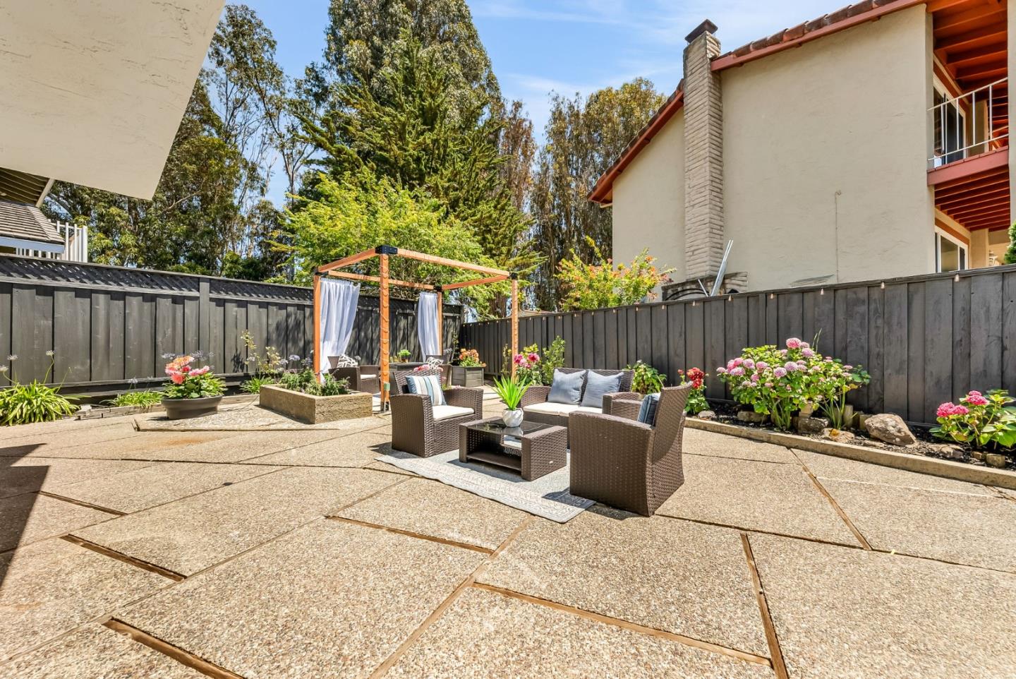 Detail Gallery Image 58 of 78 For 6 Whitecliff Ct, San Mateo,  CA 94402 - 4 Beds | 3 Baths
