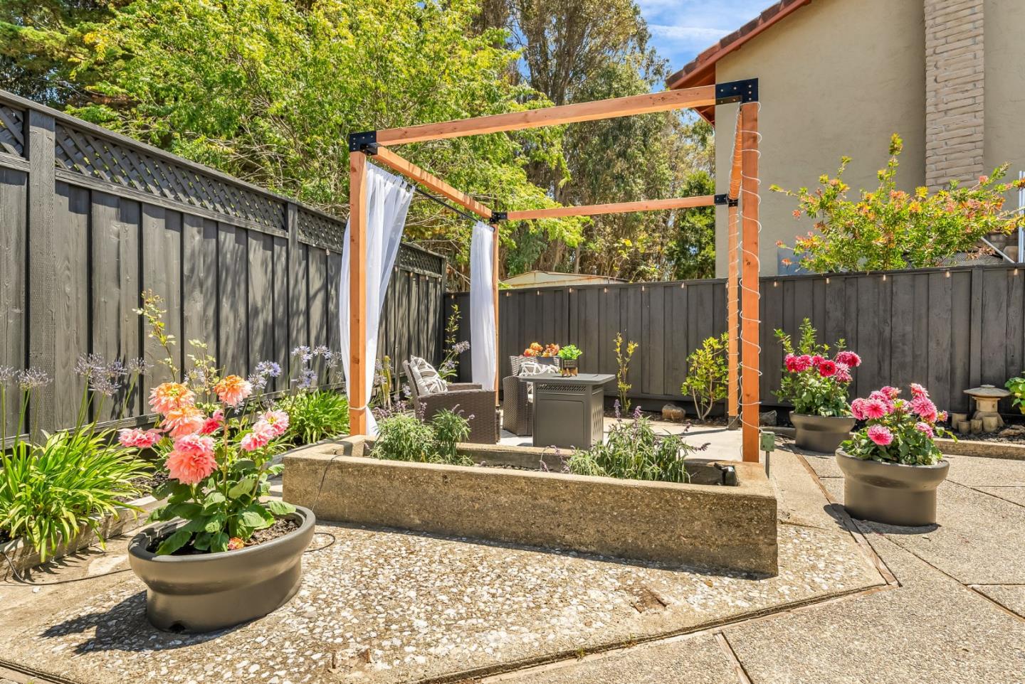 Detail Gallery Image 62 of 78 For 6 Whitecliff Ct, San Mateo,  CA 94402 - 4 Beds | 3 Baths