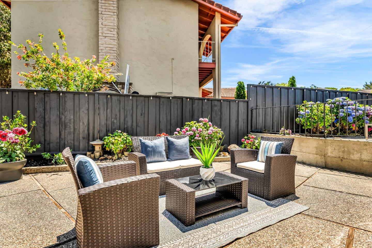 Detail Gallery Image 66 of 78 For 6 Whitecliff Ct, San Mateo,  CA 94402 - 4 Beds | 3 Baths