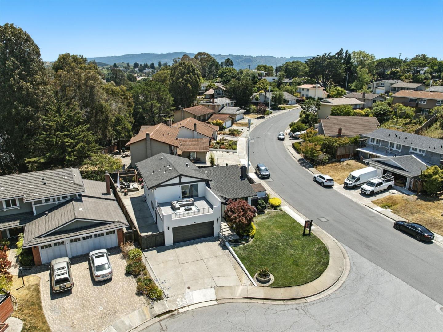 Detail Gallery Image 68 of 78 For 6 Whitecliff Ct, San Mateo,  CA 94402 - 4 Beds | 3 Baths