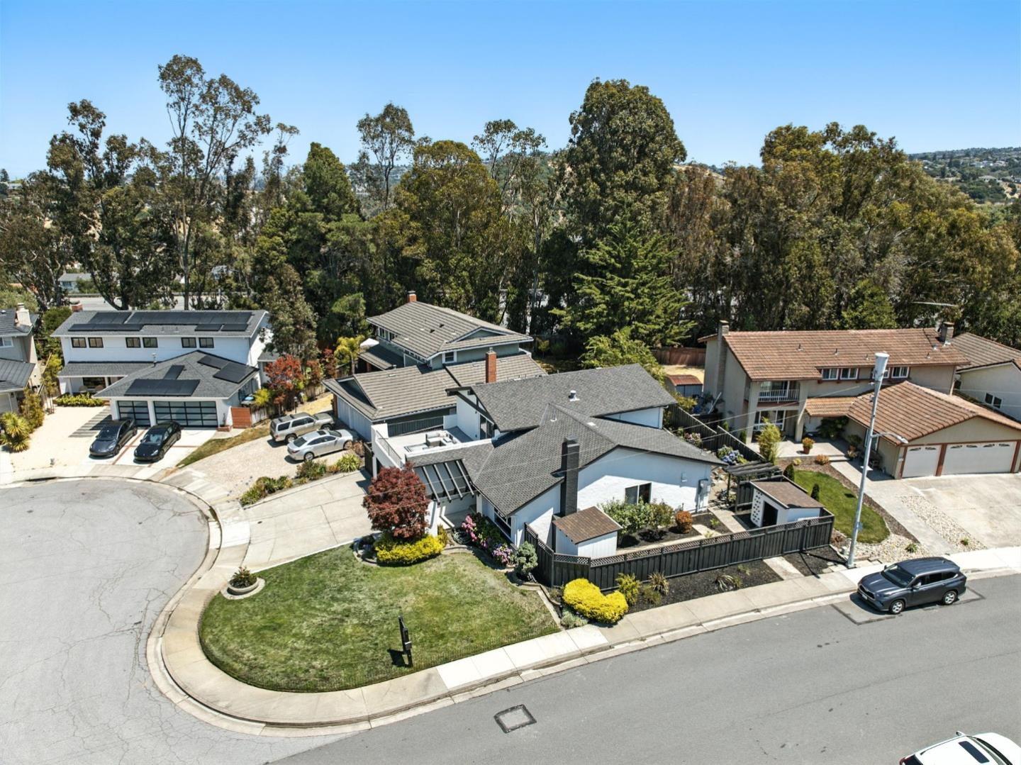 Detail Gallery Image 69 of 78 For 6 Whitecliff Ct, San Mateo,  CA 94402 - 4 Beds | 3 Baths