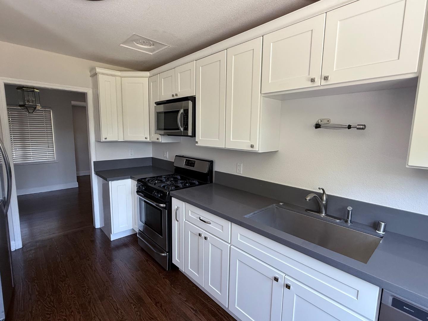 Detail Gallery Image 6 of 16 For 1054 Dale Pl, Concord,  CA 94518 - 3 Beds | 1 Baths