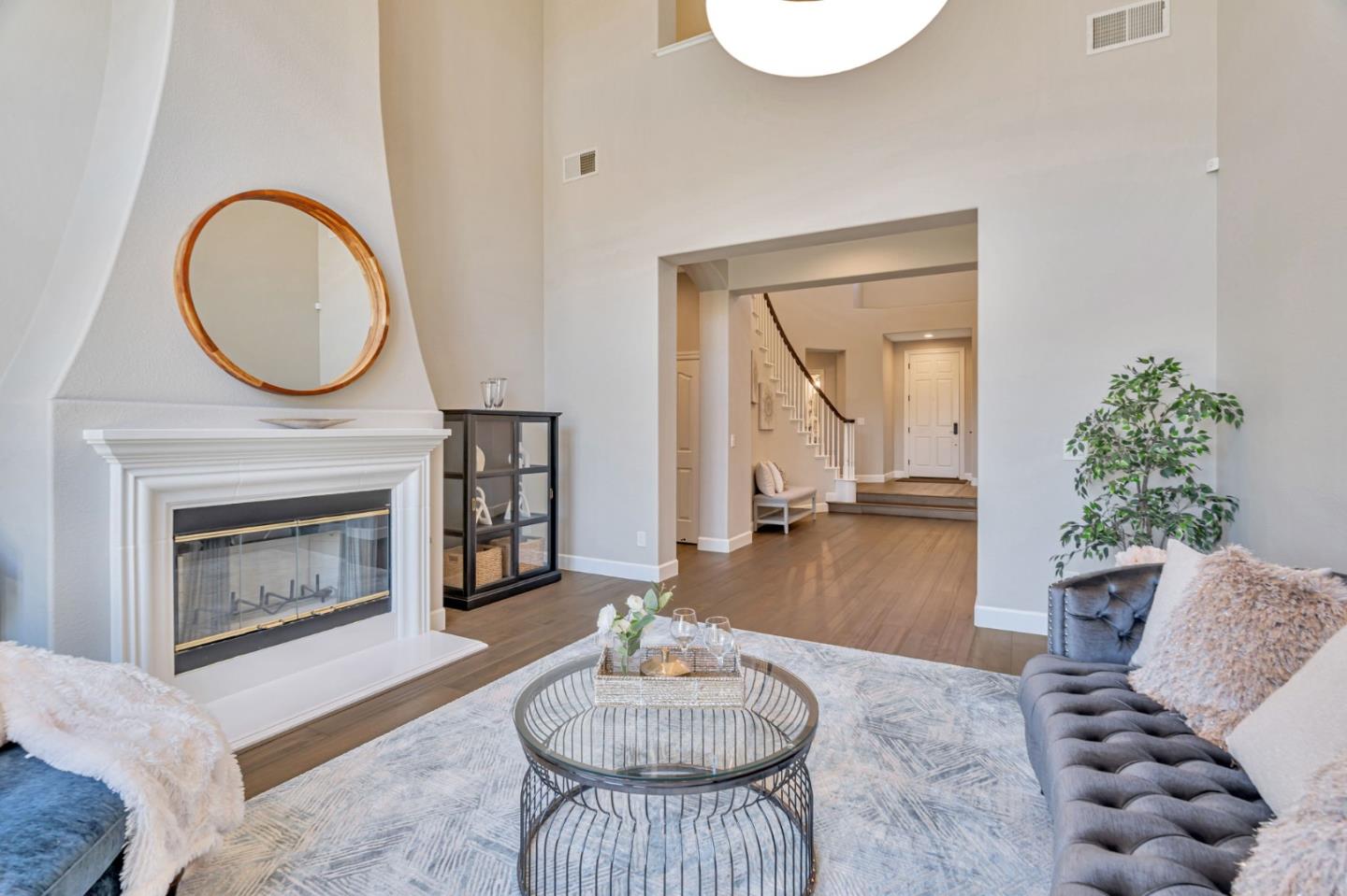 Detail Gallery Image 11 of 77 For 5978 Gleneagles Cir, San Jose,  CA 95138 - 5 Beds | 4/1 Baths