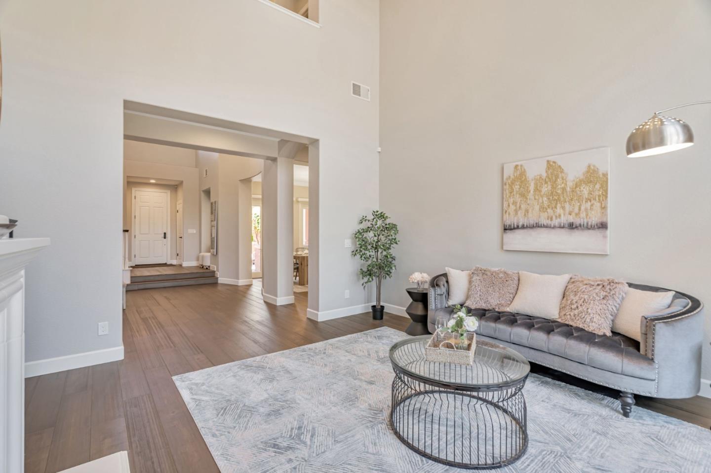 Detail Gallery Image 12 of 77 For 5978 Gleneagles Cir, San Jose,  CA 95138 - 5 Beds | 4/1 Baths