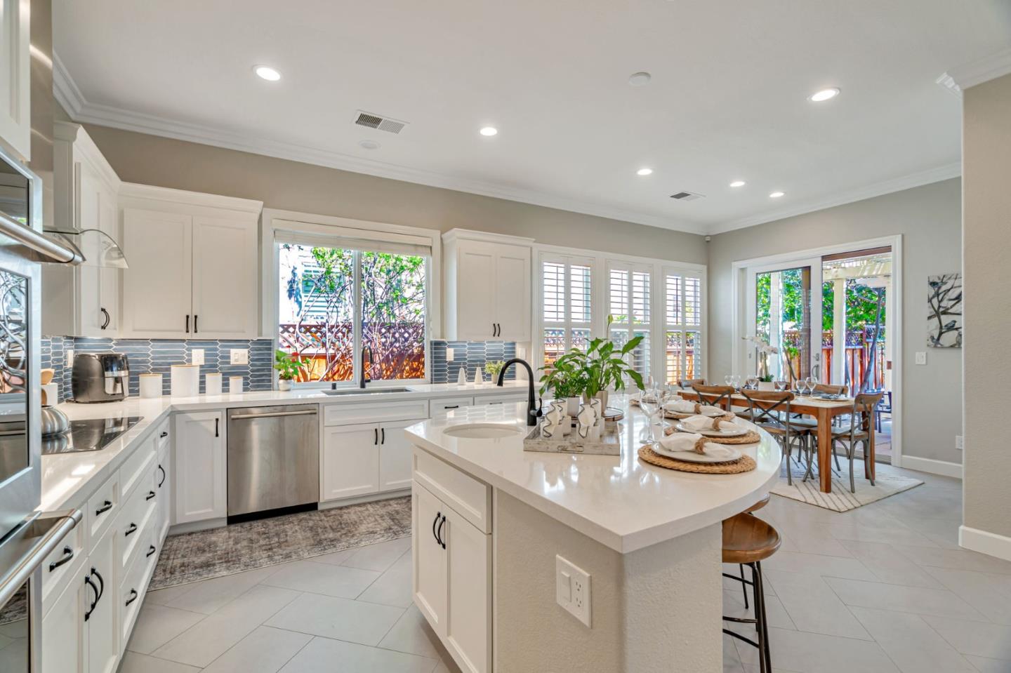 Detail Gallery Image 16 of 77 For 5978 Gleneagles Cir, San Jose,  CA 95138 - 5 Beds | 4/1 Baths