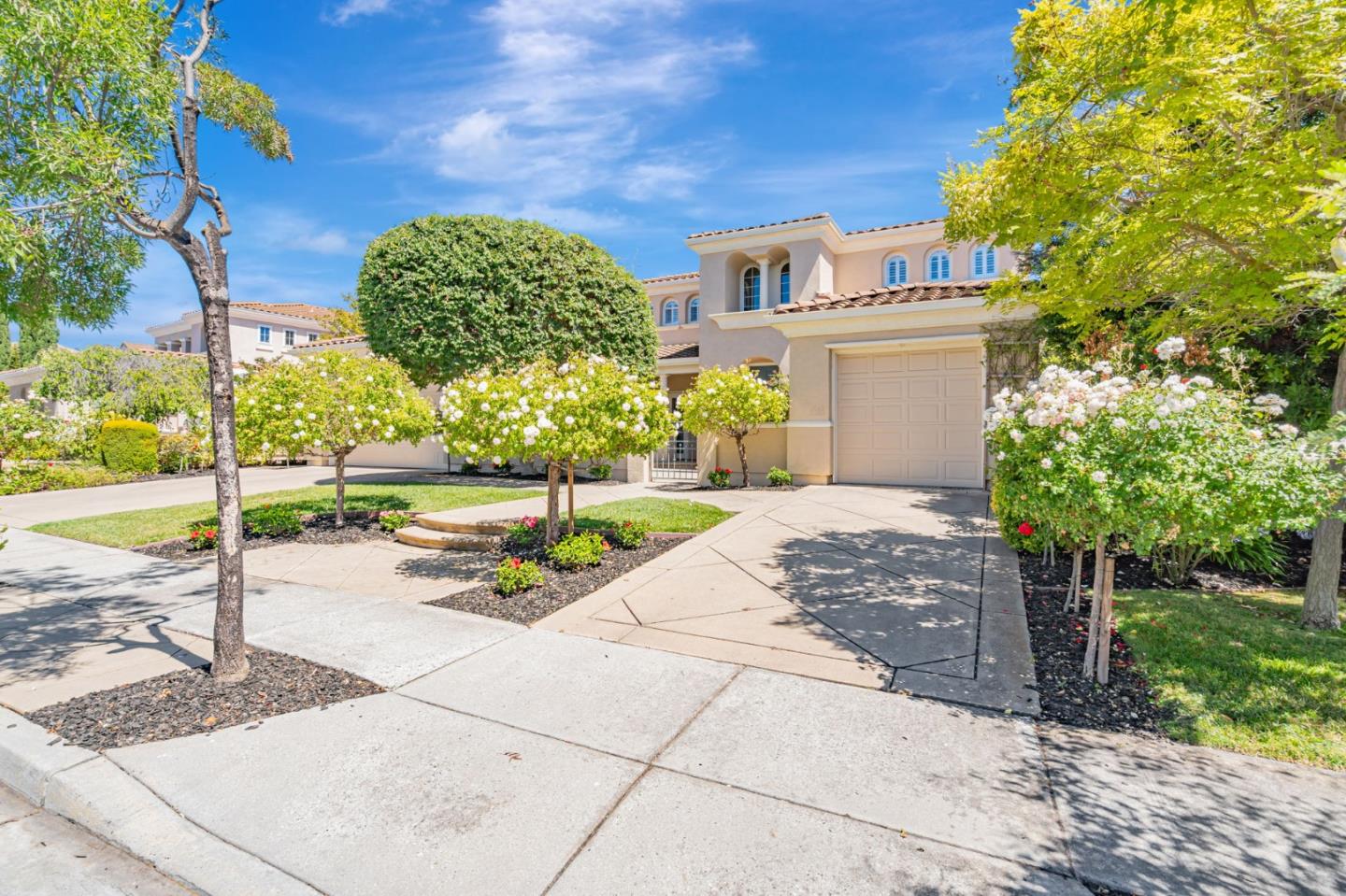 Detail Gallery Image 3 of 77 For 5978 Gleneagles Cir, San Jose,  CA 95138 - 5 Beds | 4/1 Baths