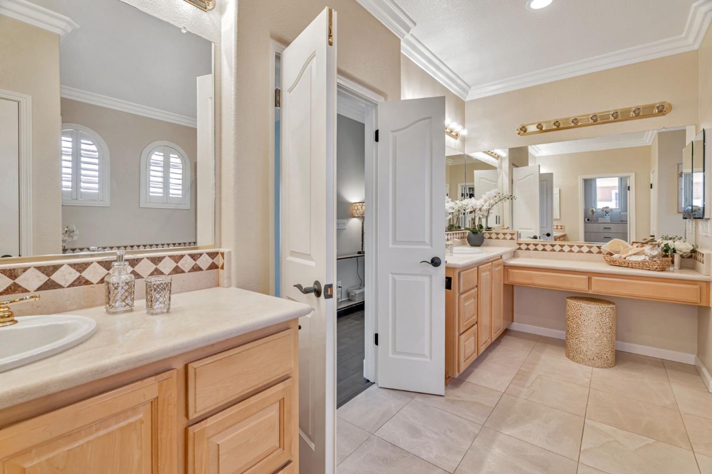Detail Gallery Image 31 of 77 For 5978 Gleneagles Cir, San Jose,  CA 95138 - 5 Beds | 4/1 Baths