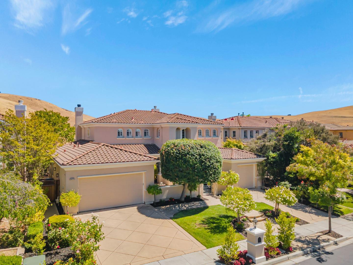 Detail Gallery Image 66 of 77 For 5978 Gleneagles Cir, San Jose,  CA 95138 - 5 Beds | 4/1 Baths