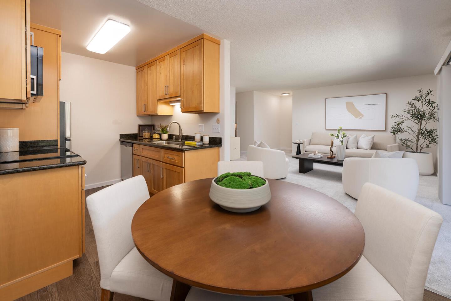 Detail Gallery Image 4 of 15 For 940 Kiely Blvd #C,  Santa Clara,  CA 95051 - 2 Beds | 1 Baths