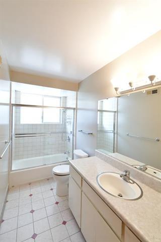 Detail Gallery Image 13 of 28 For 2756 Comstock Cir, Belmont,  CA 94002 - 4 Beds | 3 Baths