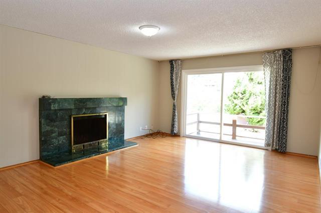 Detail Gallery Image 7 of 28 For 2756 Comstock Cir, Belmont,  CA 94002 - 4 Beds | 3 Baths