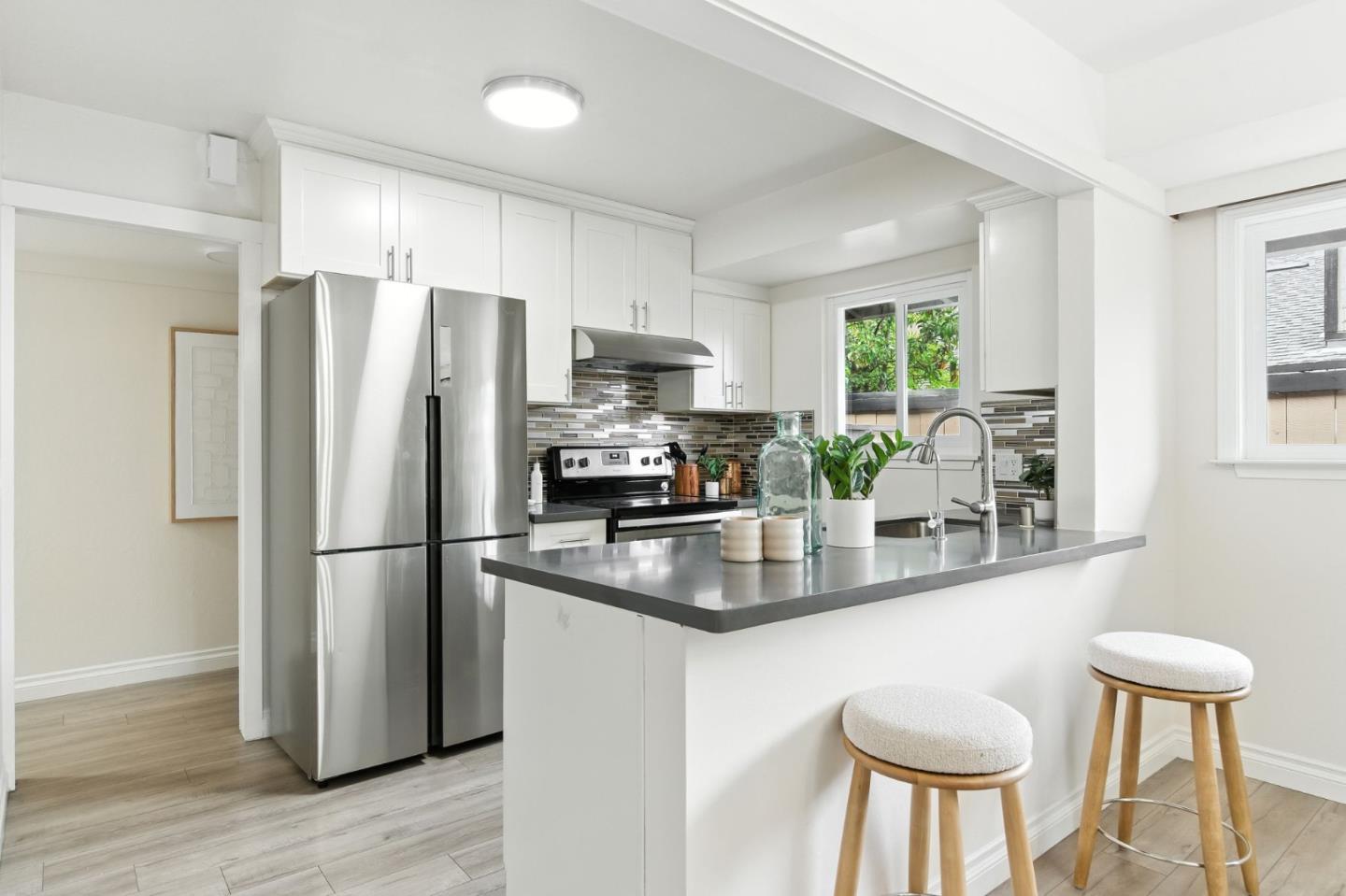 Detail Gallery Image 11 of 31 For 1180 Blackberry Ter, Sunnyvale,  CA 94087 - 2 Beds | 2 Baths