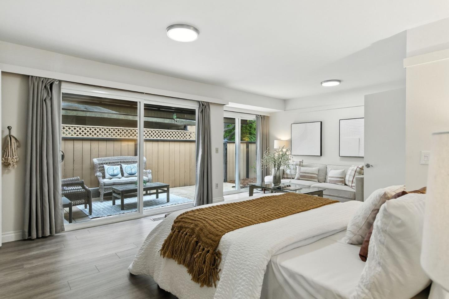 Detail Gallery Image 16 of 31 For 1180 Blackberry Ter, Sunnyvale,  CA 94087 - 2 Beds | 2 Baths