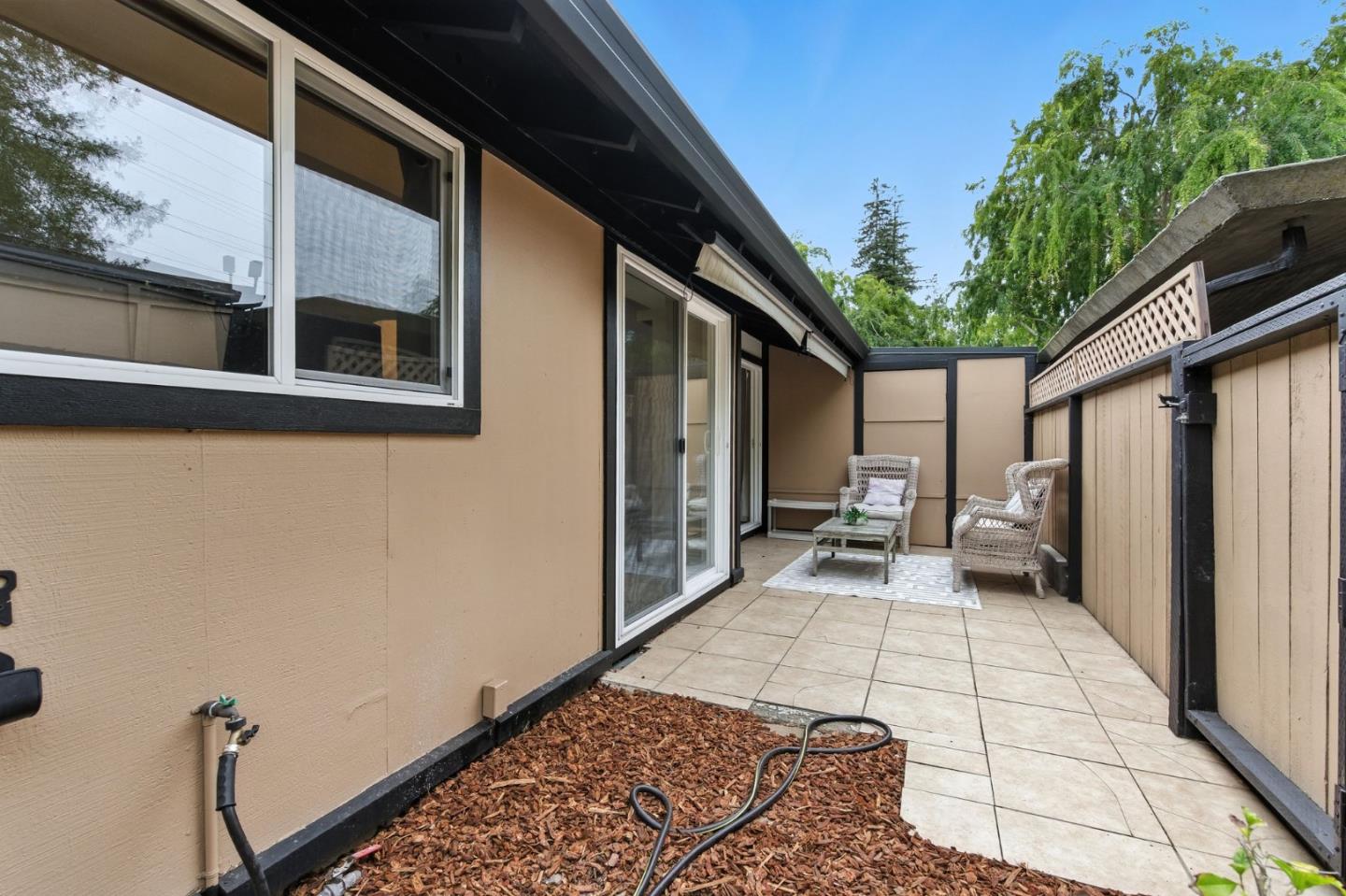 Detail Gallery Image 17 of 31 For 1180 Blackberry Ter, Sunnyvale,  CA 94087 - 2 Beds | 2 Baths
