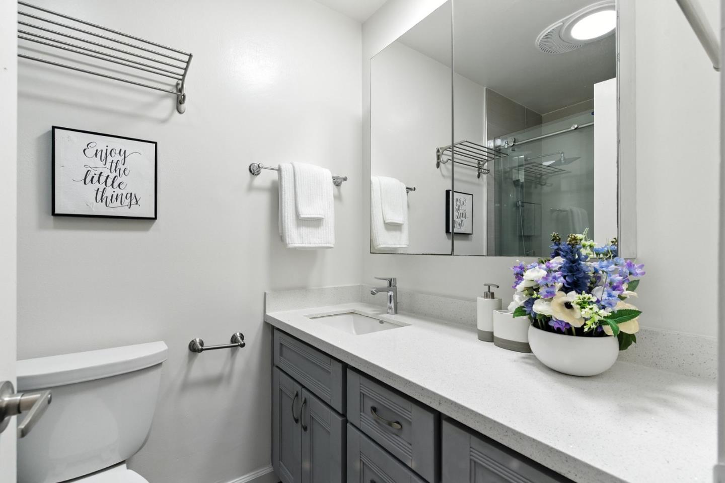 Detail Gallery Image 19 of 31 For 1180 Blackberry Ter, Sunnyvale,  CA 94087 - 2 Beds | 2 Baths