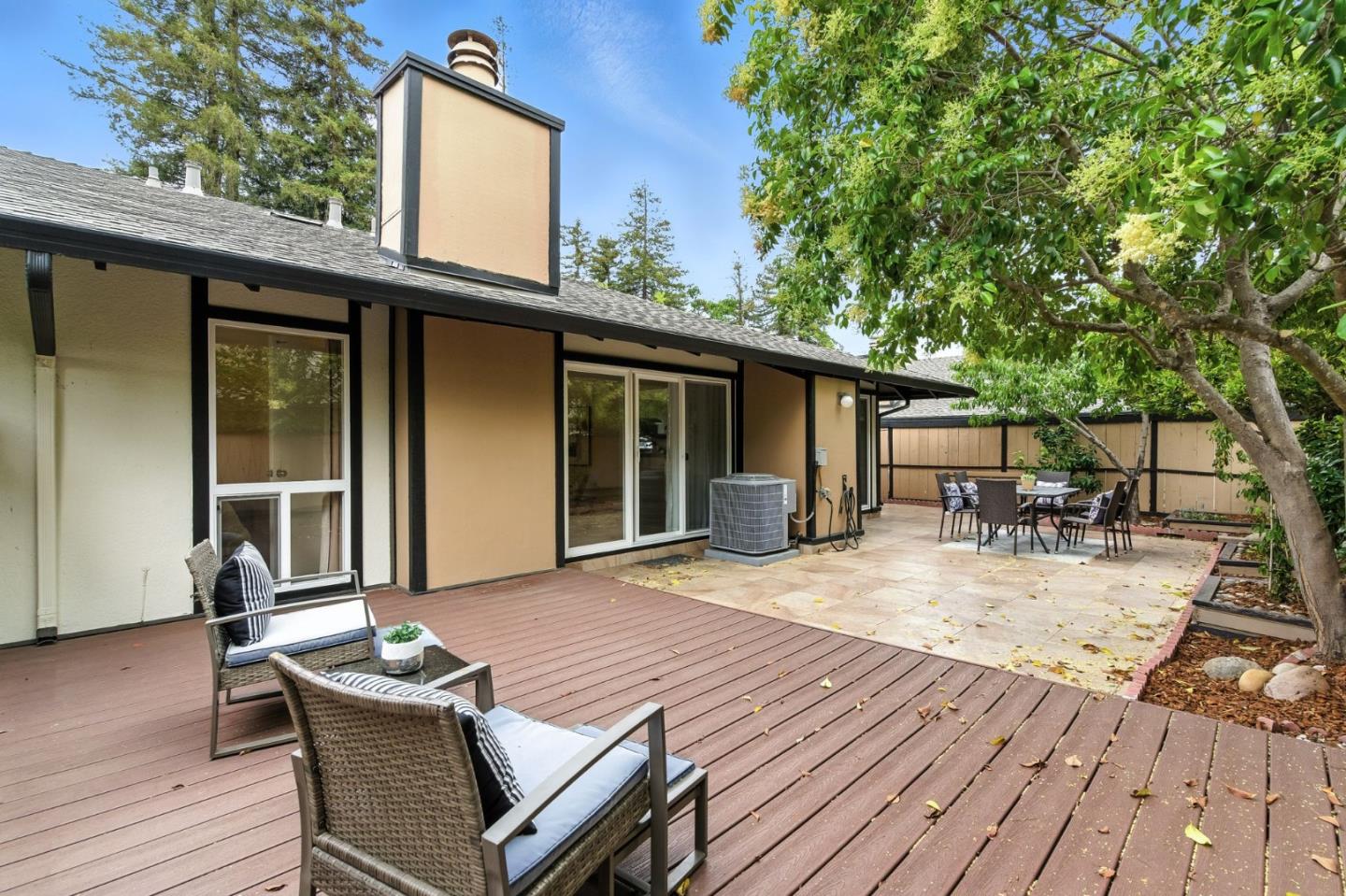 Detail Gallery Image 2 of 31 For 1180 Blackberry Ter, Sunnyvale,  CA 94087 - 2 Beds | 2 Baths