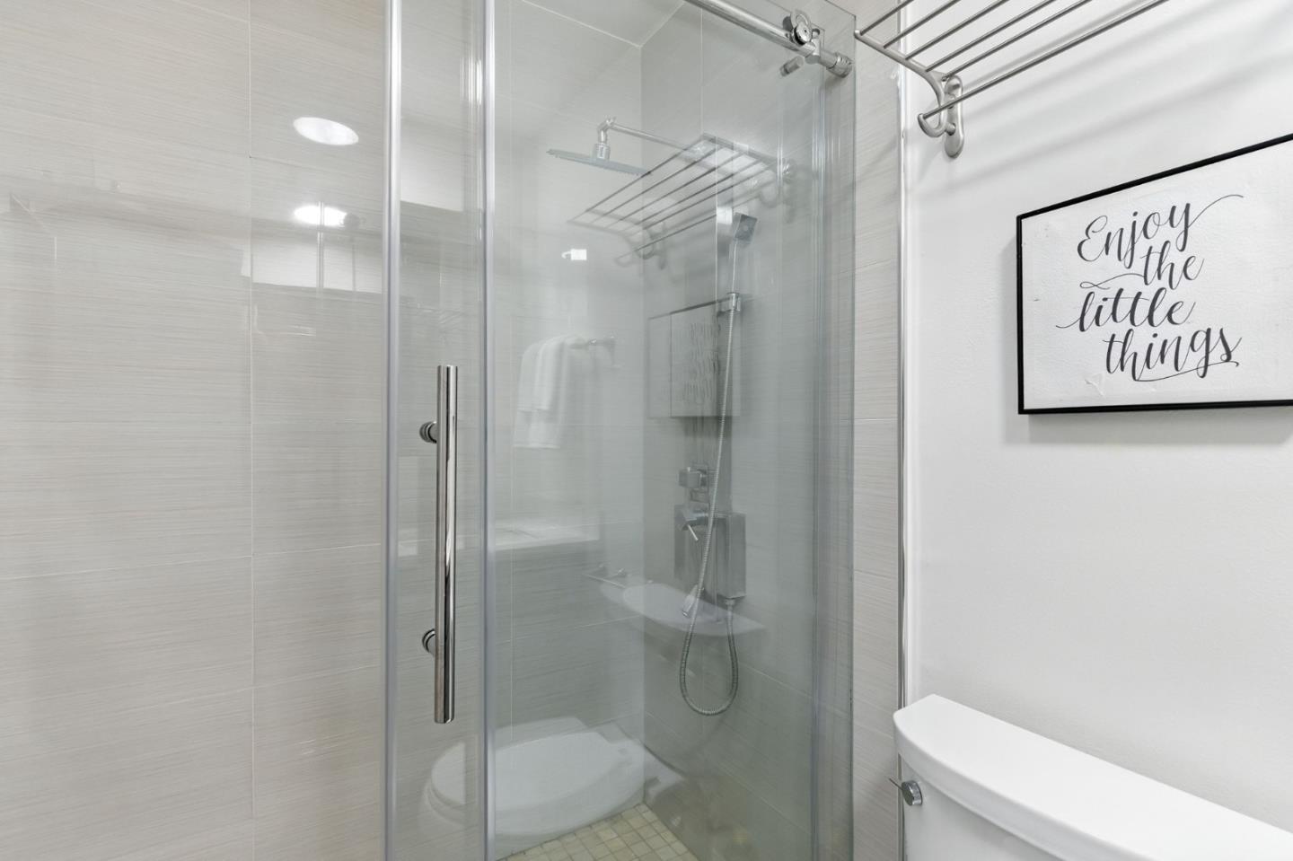 Detail Gallery Image 20 of 31 For 1180 Blackberry Ter, Sunnyvale,  CA 94087 - 2 Beds | 2 Baths