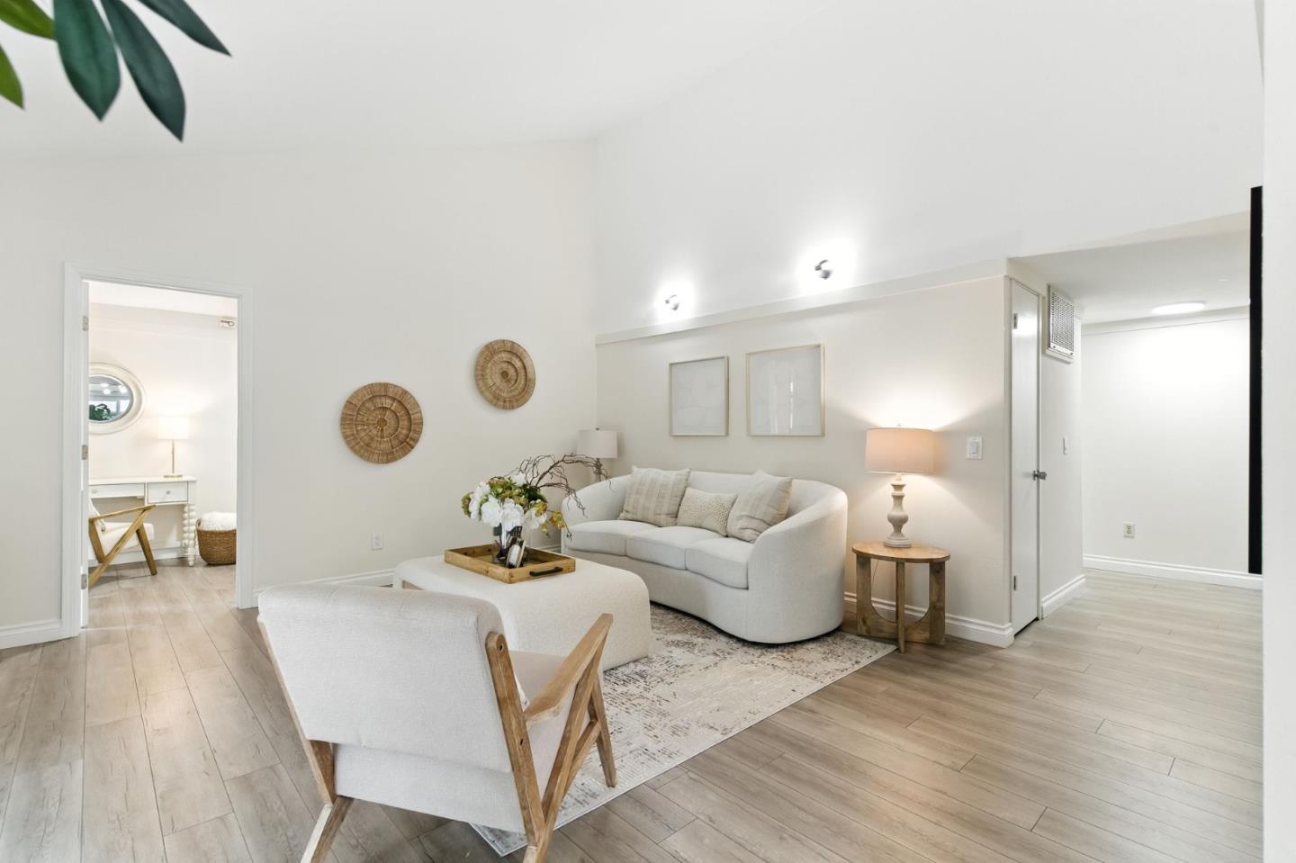Detail Gallery Image 5 of 31 For 1180 Blackberry Ter, Sunnyvale,  CA 94087 - 2 Beds | 2 Baths