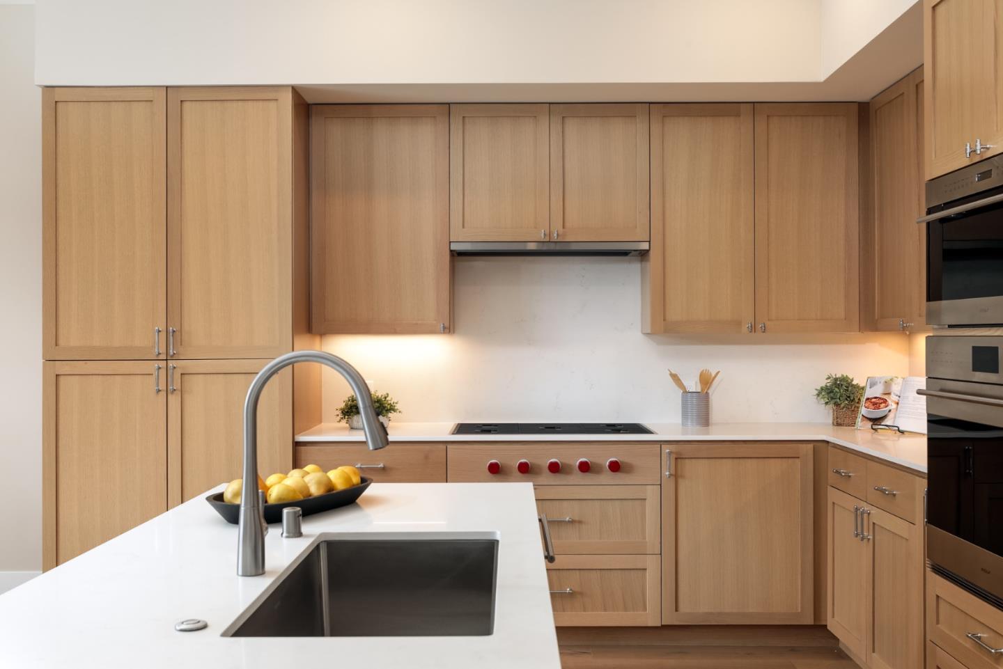 Detail Gallery Image 6 of 29 For 389 First St #31,  Los Altos,  CA 94022 - 2 Beds | 2/1 Baths