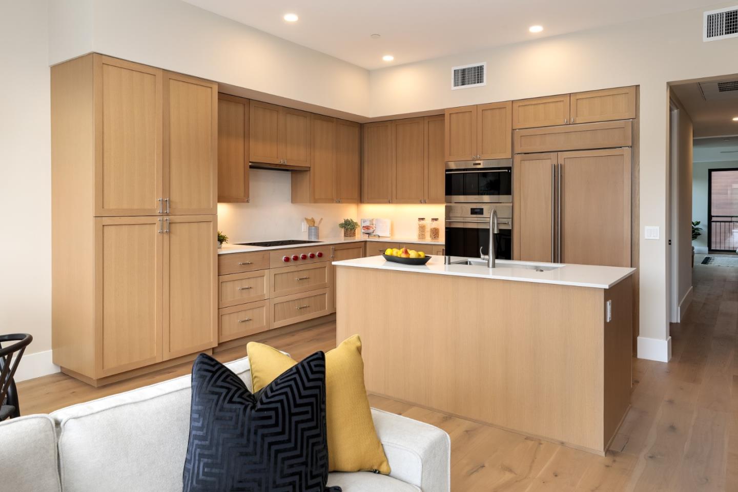 Detail Gallery Image 9 of 29 For 389 First St #31,  Los Altos,  CA 94022 - 2 Beds | 2/1 Baths