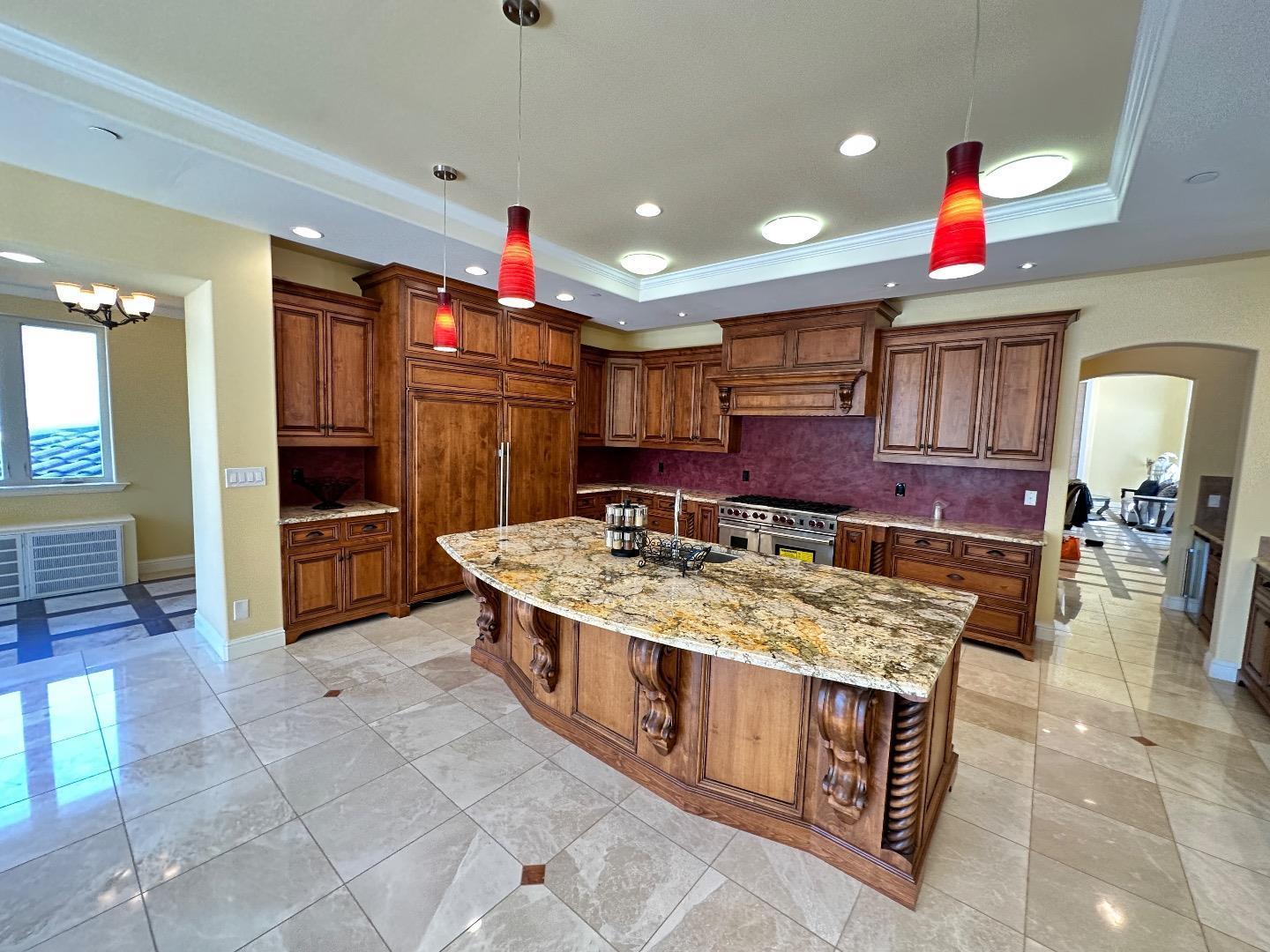 Detail Gallery Image 12 of 26 For 734 Bridle Ridge Ct, Fairfield,  CA 94534 - 5 Beds | 6 Baths