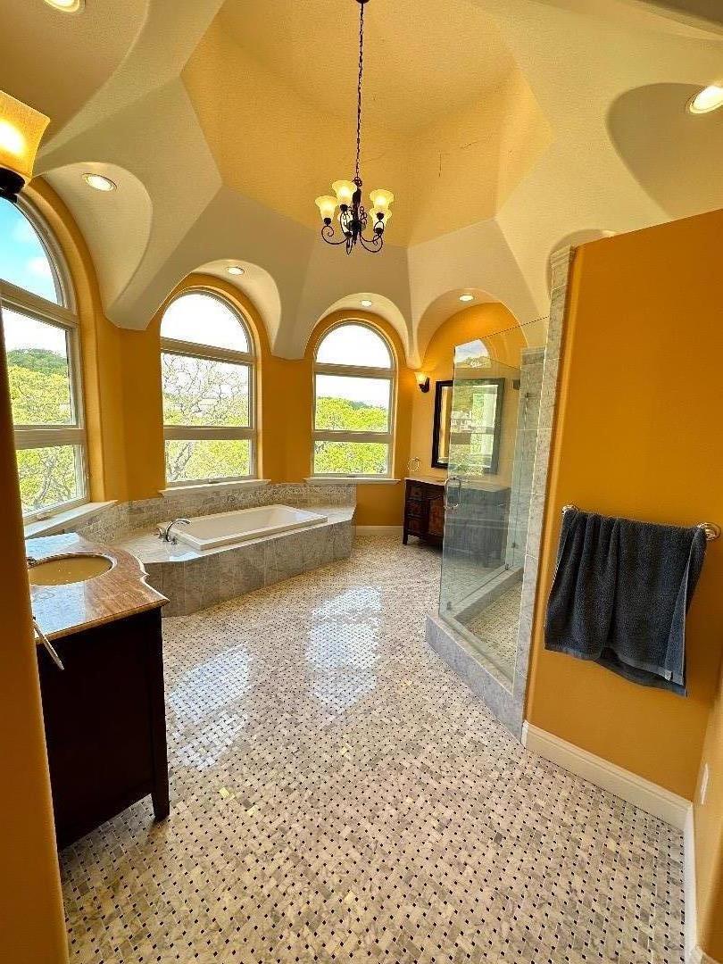 Detail Gallery Image 19 of 26 For 734 Bridle Ridge Ct, Fairfield,  CA 94534 - 5 Beds | 6 Baths